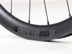 Bontrager Aeolus Pro 3S Tubeless Ready Disc Front Wheel | 12x100mm 2019 -SRAM Shop 5c8a6c85774ef 1